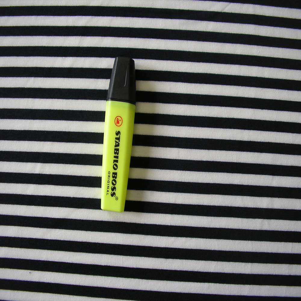 Pruhovaný viskozový úplet Pruh 1x1 cm modrá+ bílá