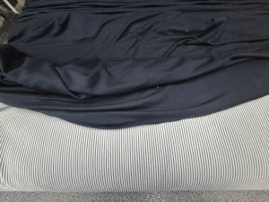 úplet  modalová  teplákovina